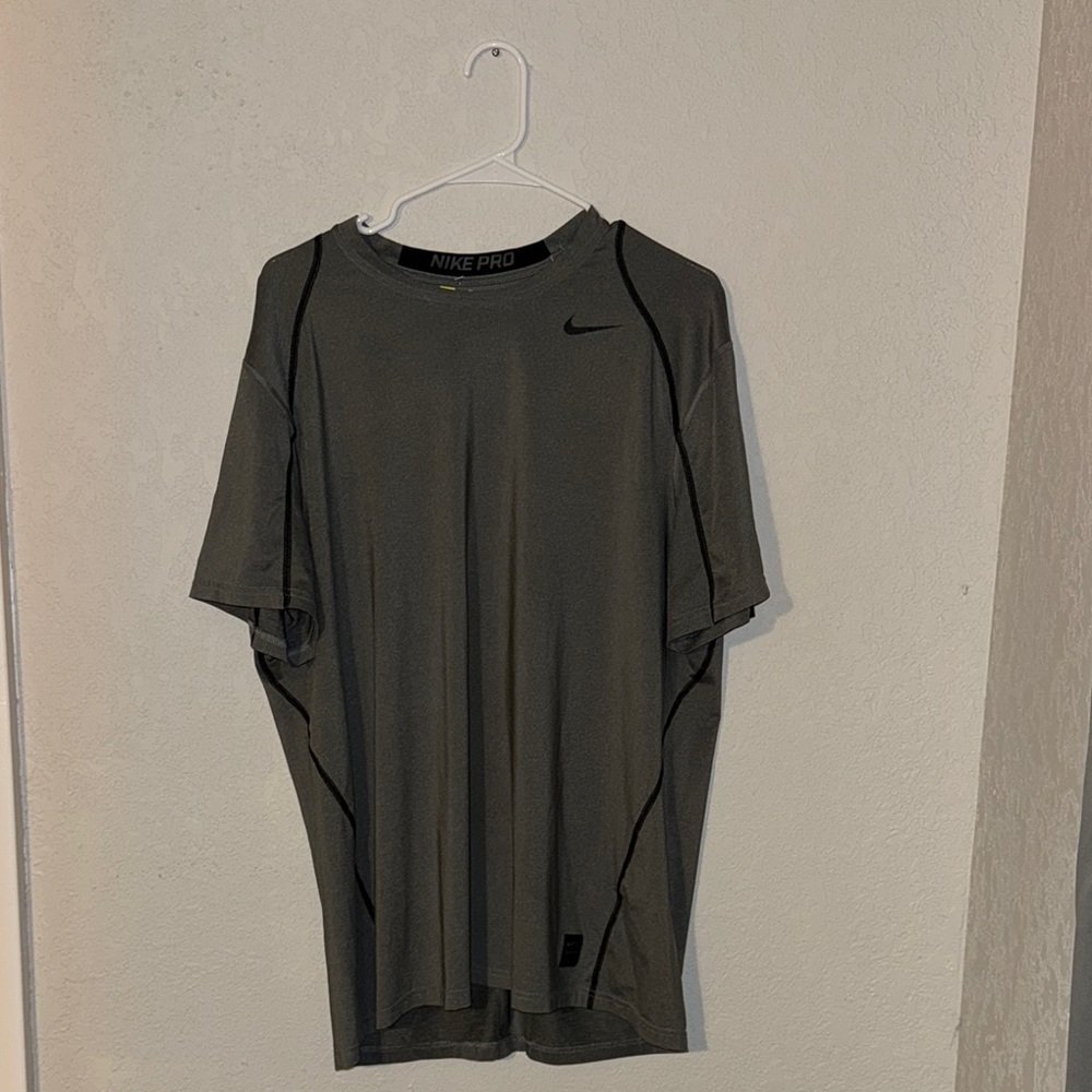 Nike Pro Dri-Fit Gray Short Sleeve Tee Athletic Comfort